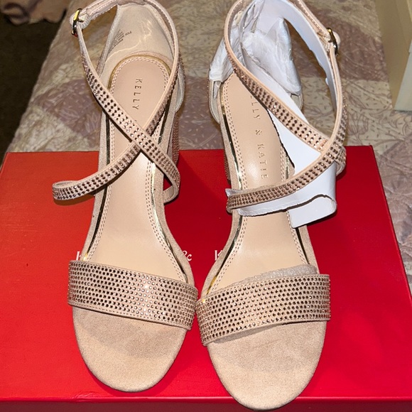 Heels - Picture 1 of 7